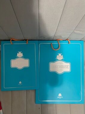 Jellycat Lakehouse Gift Bags